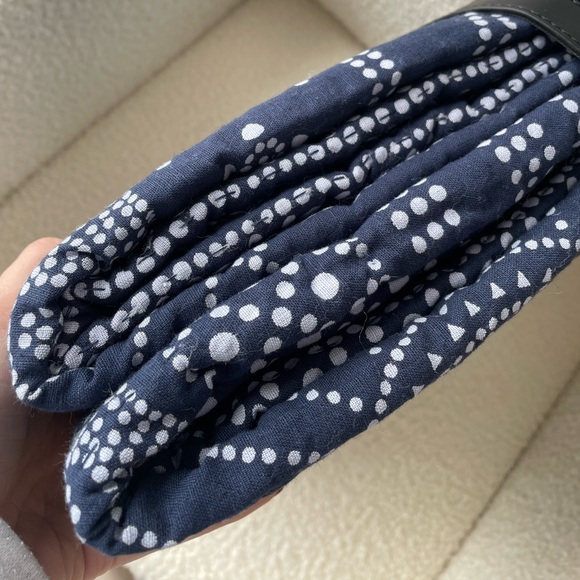 Tommy X UB Quilted Throw 60" x 70" - Picture 3 of 4